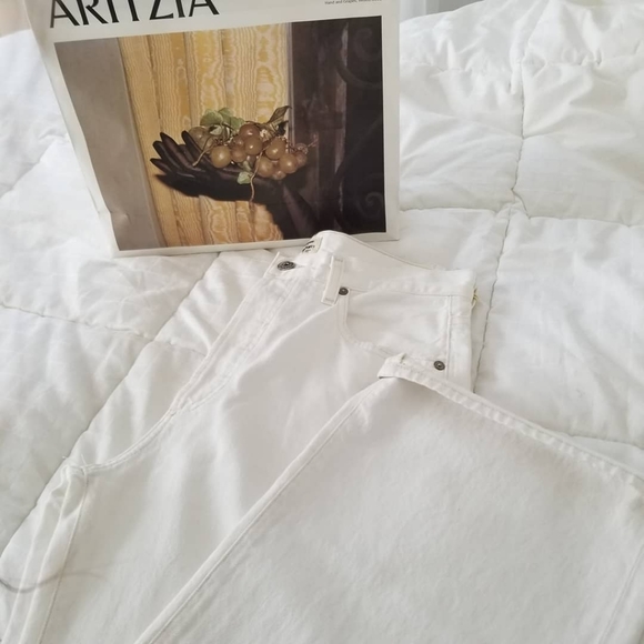 SOLD โ ๏ธ CITIZEN OF HUMANITY white jeans (aritzia) - Picture 7 of 7